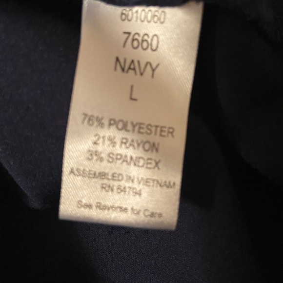 Medcouture navy zip up jacket. Perfect to wear with scrubs woman’s size large. - Picture 4 of 5